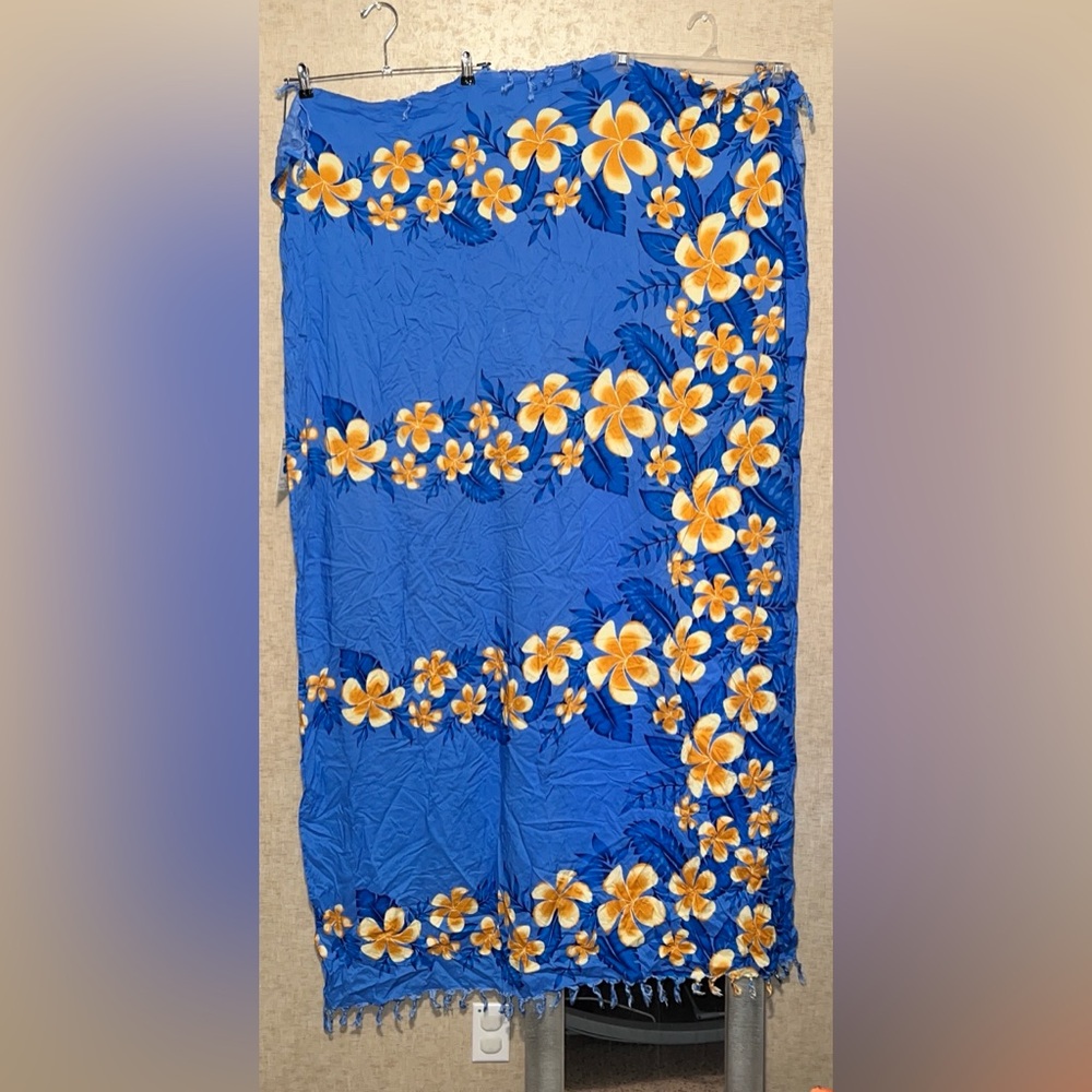 Tina’s Creation Inc. Hawaii Hibiscus Long Floral Sarong Wrap – Light Blue